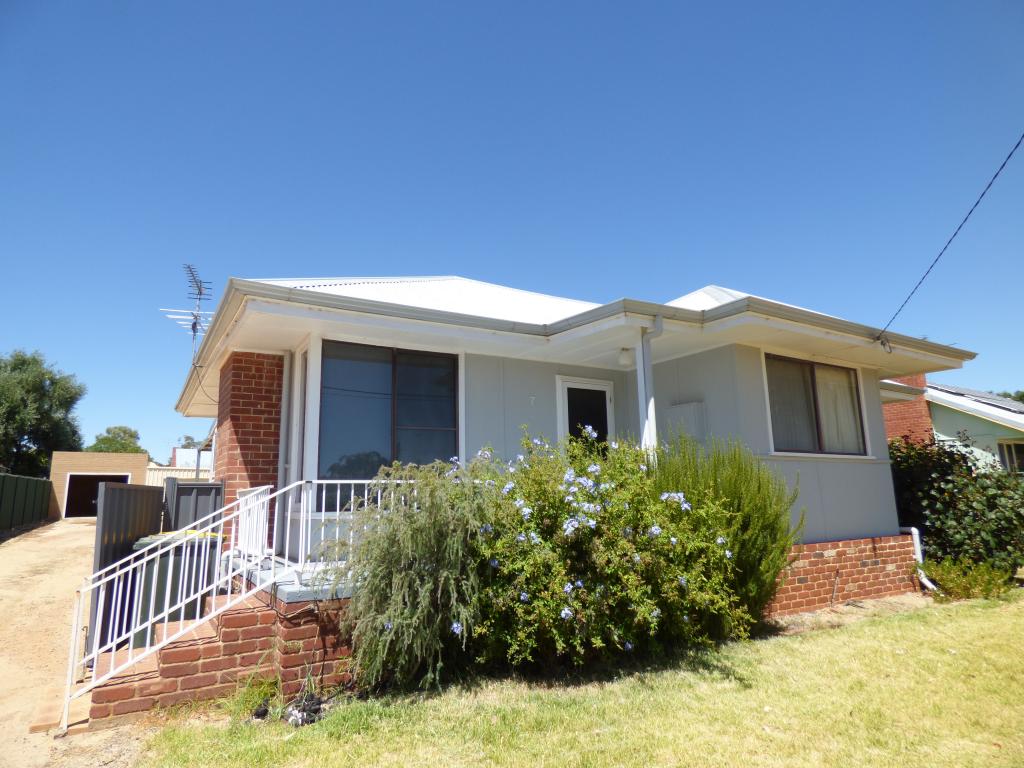 7 Caw St, Merredin, WA 6415