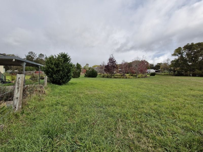 9 Eames St, Crows Nest, QLD 4355
