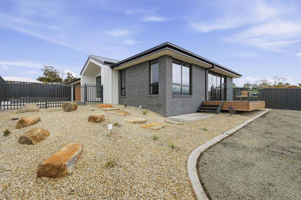 2/20 THORNE AVE, LEGANA, TAS 7277