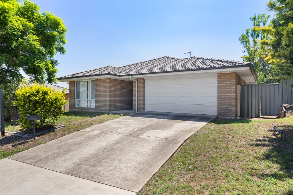 6 WOLLOMBI RD, MUSWELLBROOK, NSW 2333