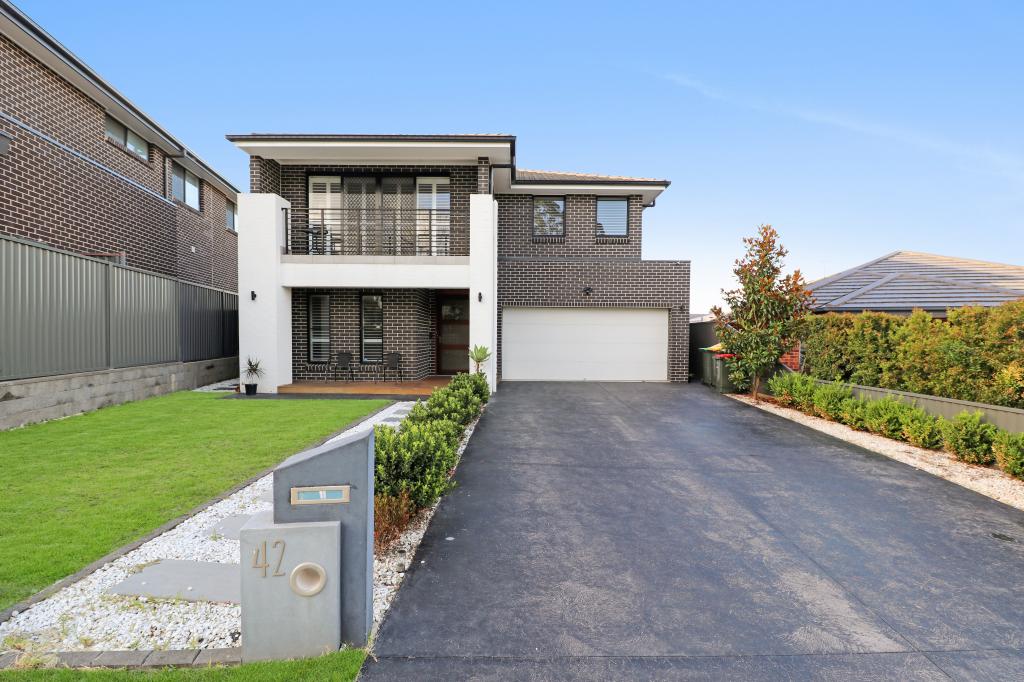 42 MAIDENHAIR AVE, DENHAM COURT, NSW 2565