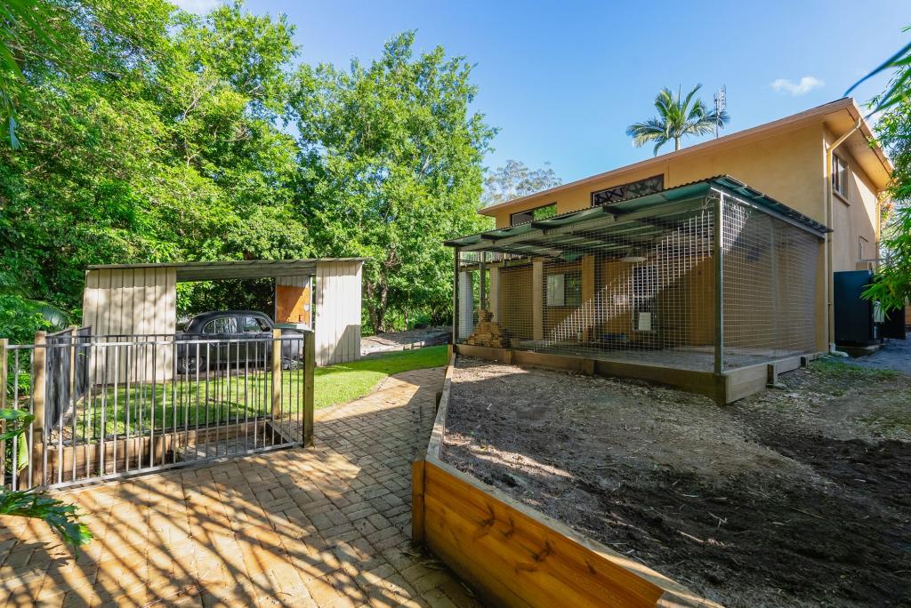 25 Elizabeth Way, Nambour, QLD 4560