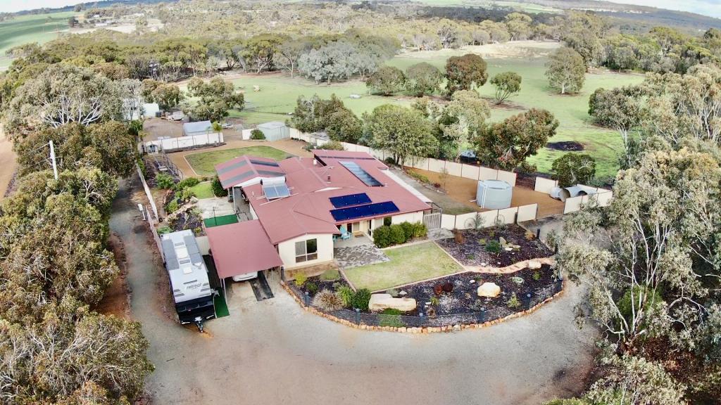 111 Colin St, Cuballing, WA 6311