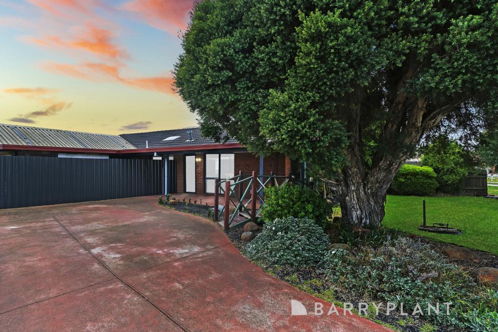 12 Lloyd Ct, Brookfield, VIC 3338