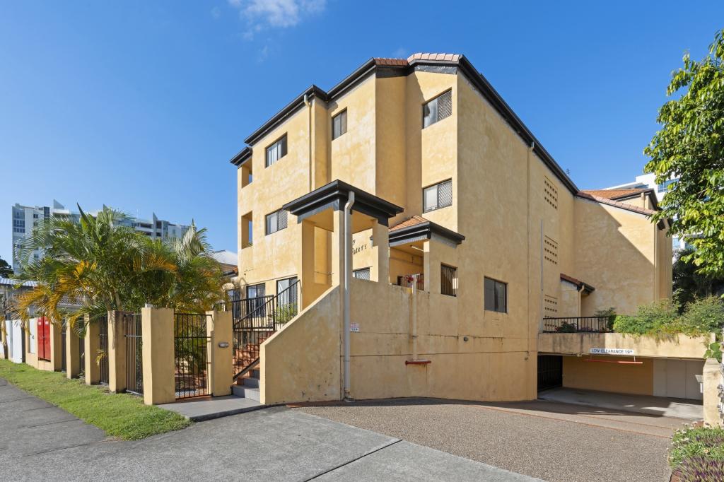 9/143 Frank St, Labrador, QLD 4215