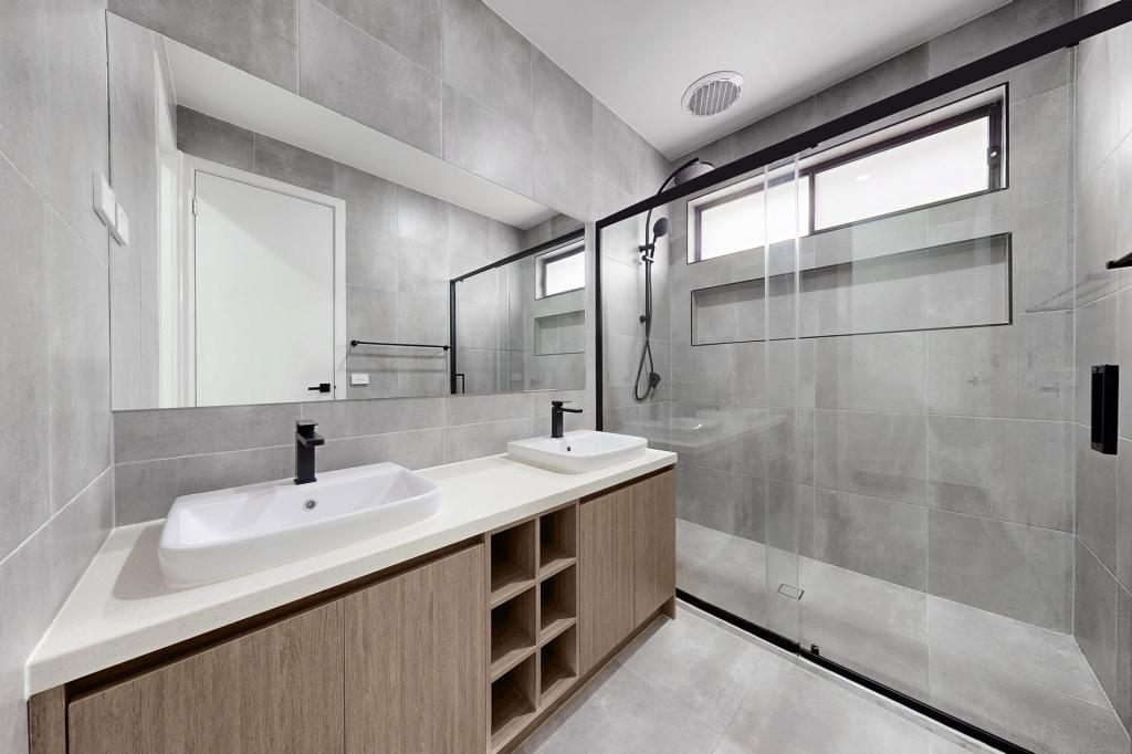 56 MALING RD, TRUGANINA, VIC 3029