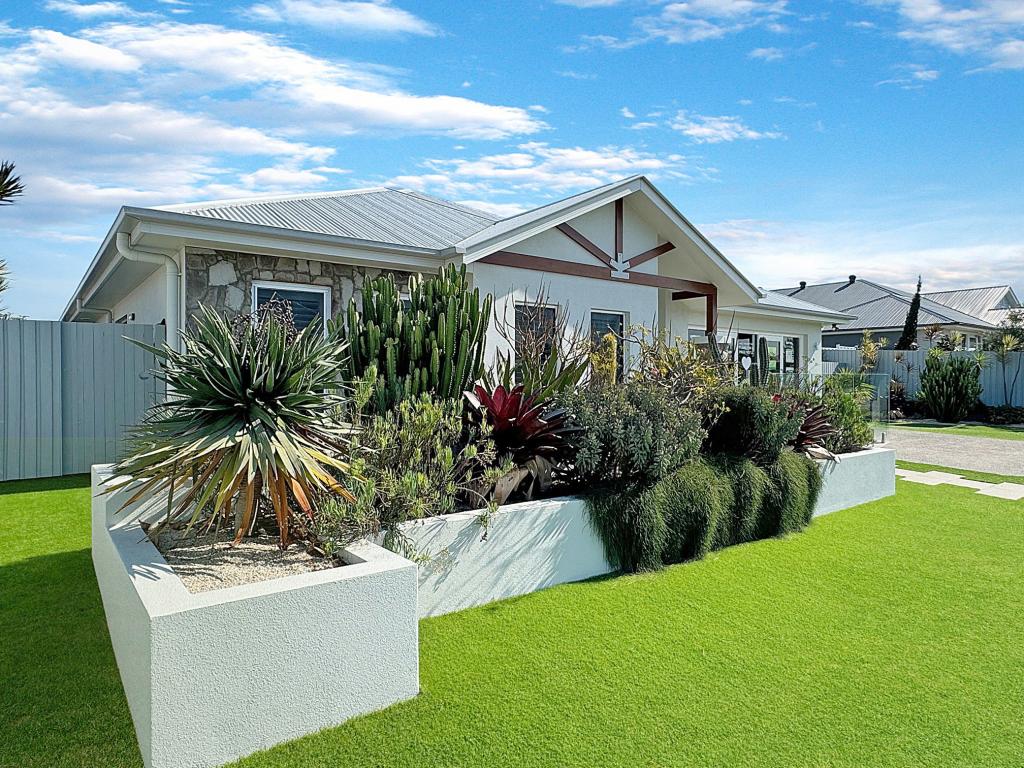 59 Spring Way, Nikenbah, QLD 4655