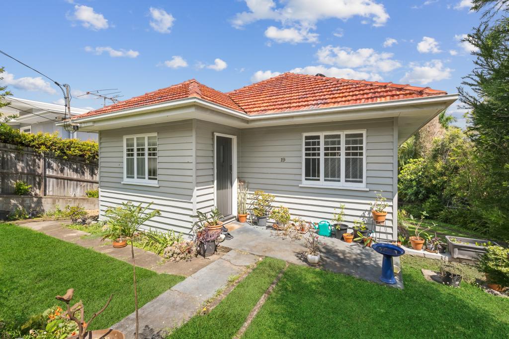 19 Sirius St, Coorparoo, QLD 4151