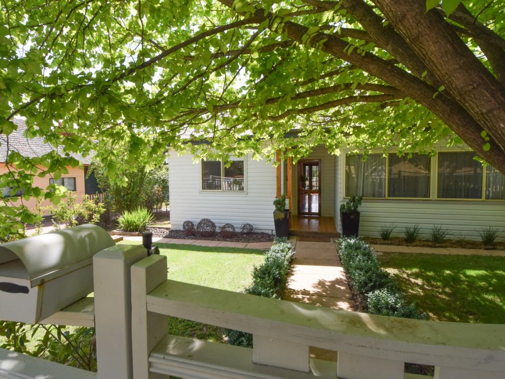 48 YASS ST, YOUNG, NSW 2594