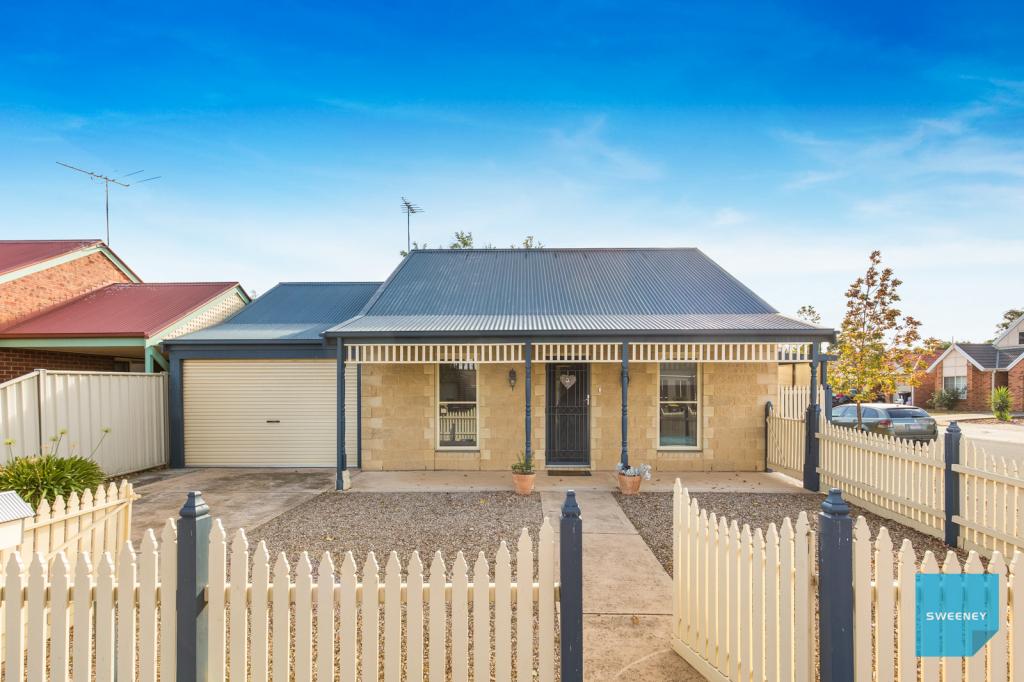 27 Naracoorte Dr, Caroline Springs, VIC 3023