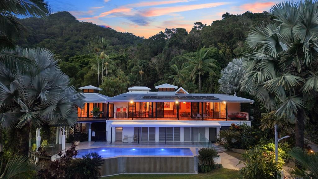 133-137 Stanton Rd, Smithfield, QLD 4878