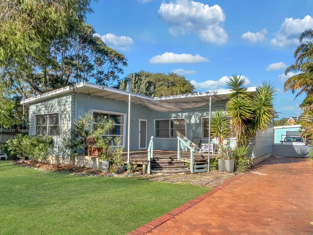 5 FIELD ST, NAROOMA, NSW 2546