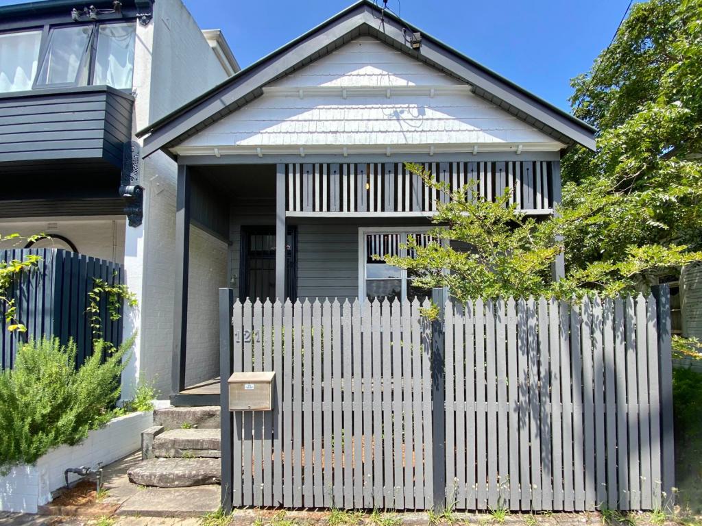 121 Bruce St, Cooks Hill, NSW 2300