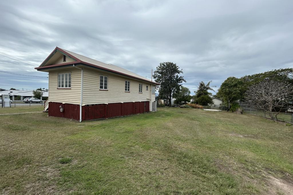 2 Elizabeth St, South Gladstone, QLD 4680