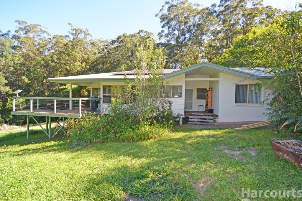 137 Browns Rd, Yarrahapinni, NSW 2441