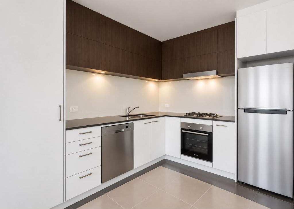 201/18 THORN ST, KANGAROO POINT, QLD 4169
