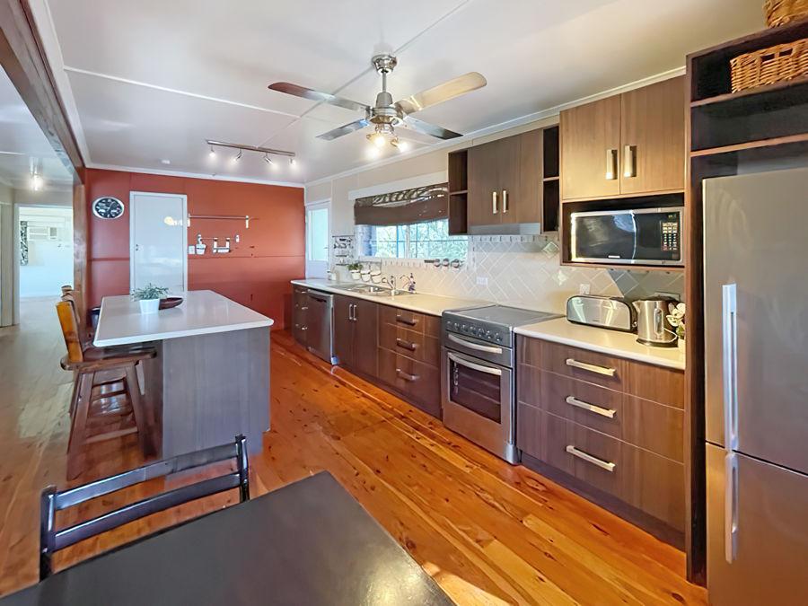 5 CUNNINGHAM ST, COLLINSVILLE, QLD 4804