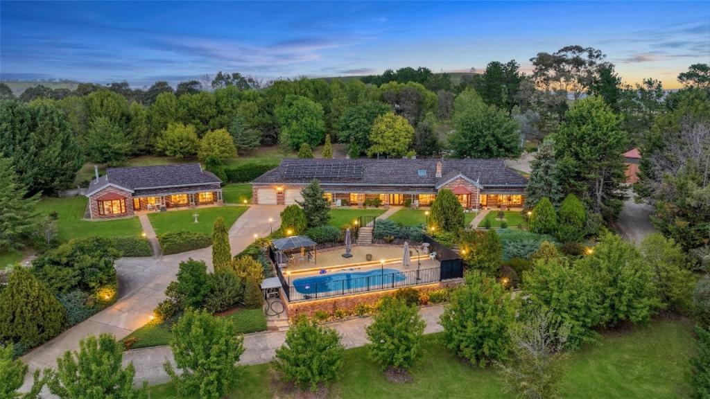 90 WINDEMERE RD, ROBIN HILL, NSW 2795