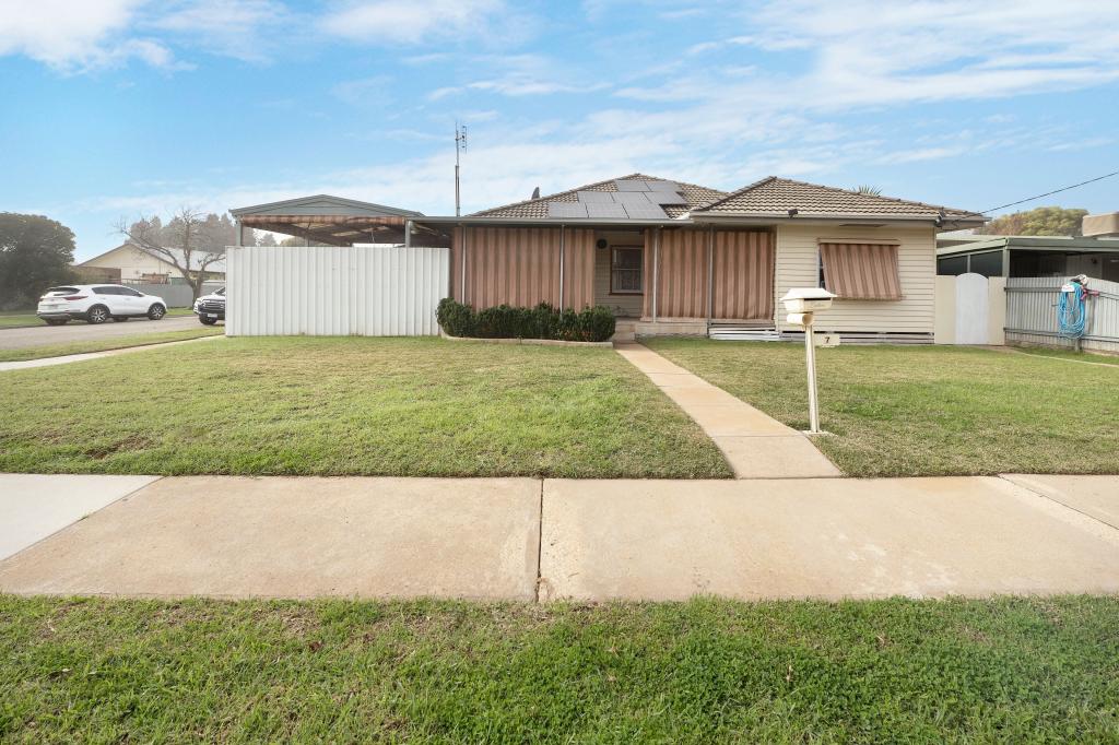 7 Holloway Gr, Swan Hill, VIC 3585