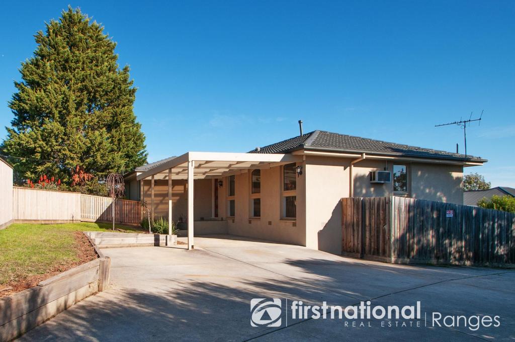 3 View Point Dr, Chirnside Park, VIC 3116