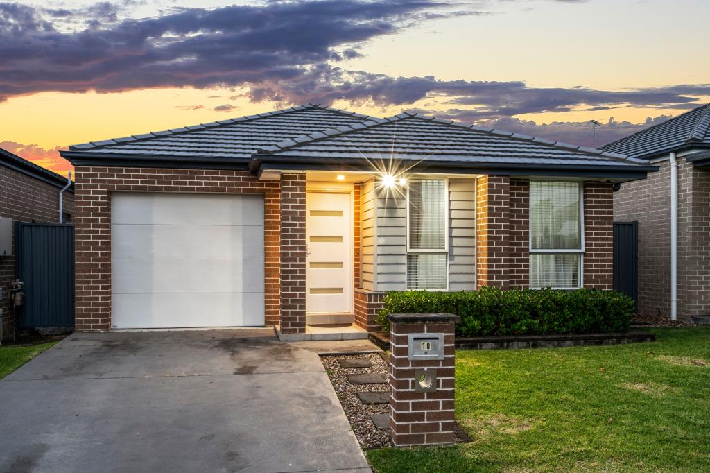 10 Dinant Rd, Edmondson Park, NSW 2174