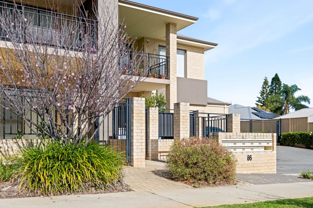 4/86 Moreing St, Redcliffe, WA 6104