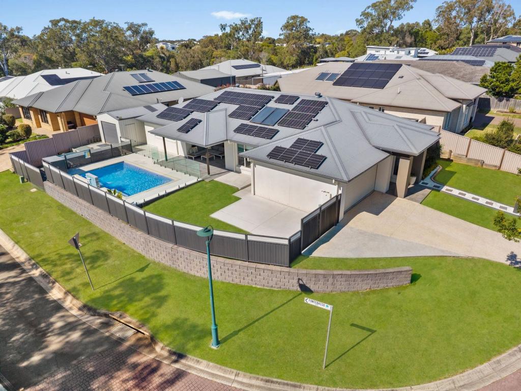 20 Vanstone Way, Redland Bay, QLD 4165