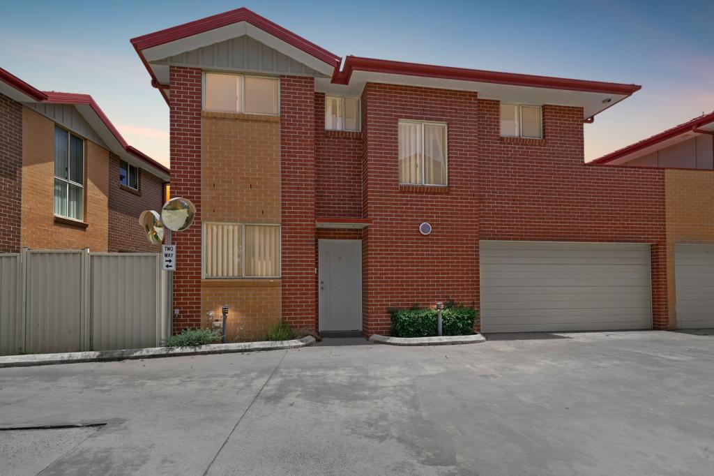 19/221a Waterworth Dr, Mount Annan, NSW 2567