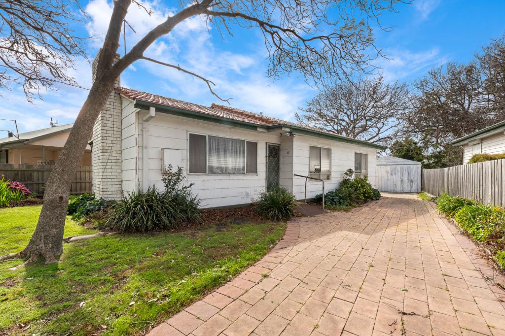 17 Fourth Ave, Chelsea Heights, VIC 3196