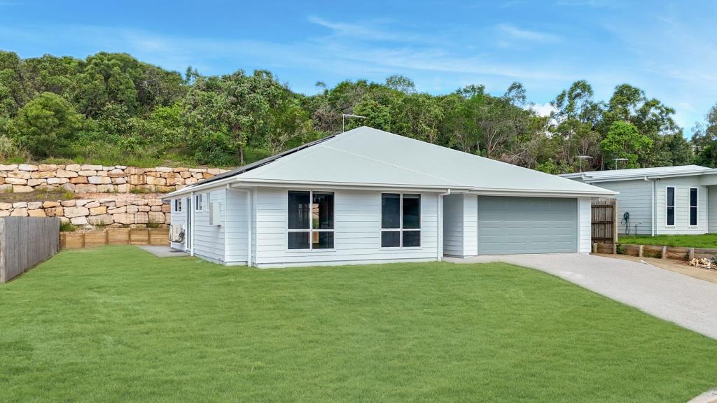 25 Cape Manifold Ave, Pacific Heights, QLD 4703