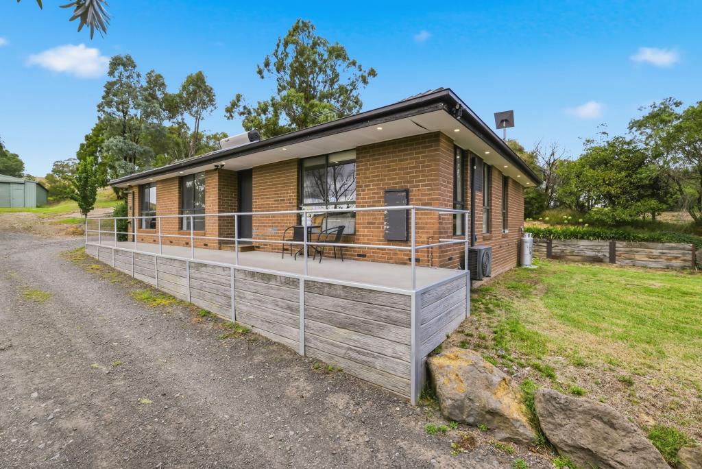 31 Napoleon St, Greendale, VIC 3341