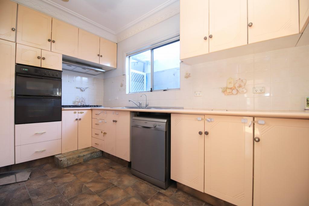 1/51 HECTOR ST, SEFTON, NSW 2162