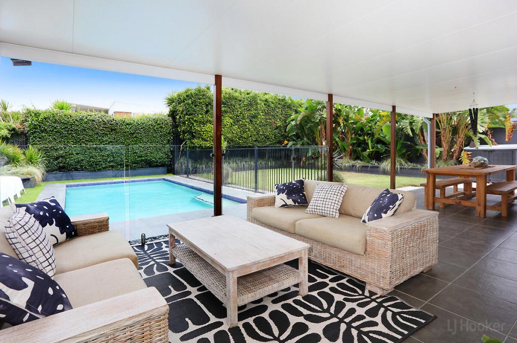 4 CLEMATIS AVE, HOLLYWELL, QLD 4216