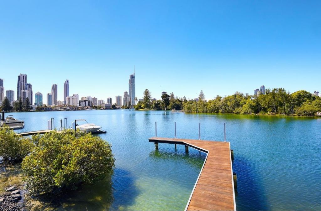 15 THE PROMENADE, ISLE OF CAPRI, QLD 4217