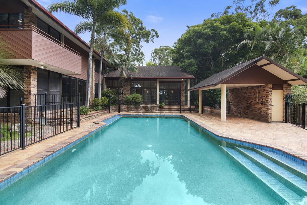 8 Pipers Pnt, Robina, QLD 4226