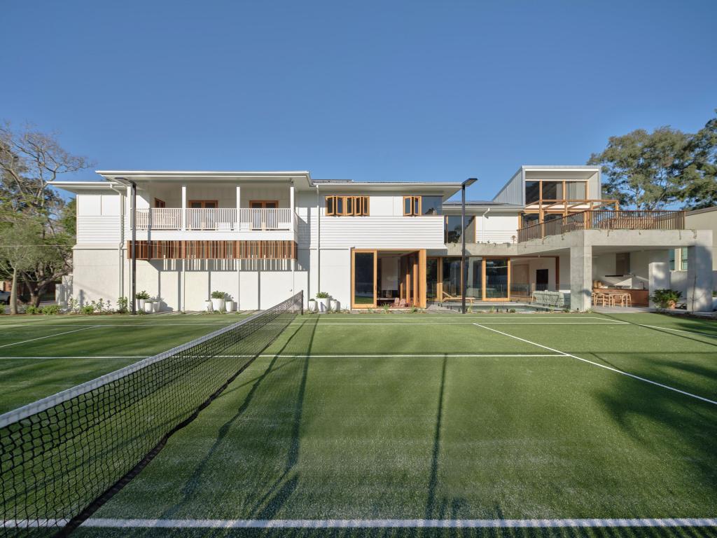 37 LONGMAN TCE, CHELMER, QLD 4068