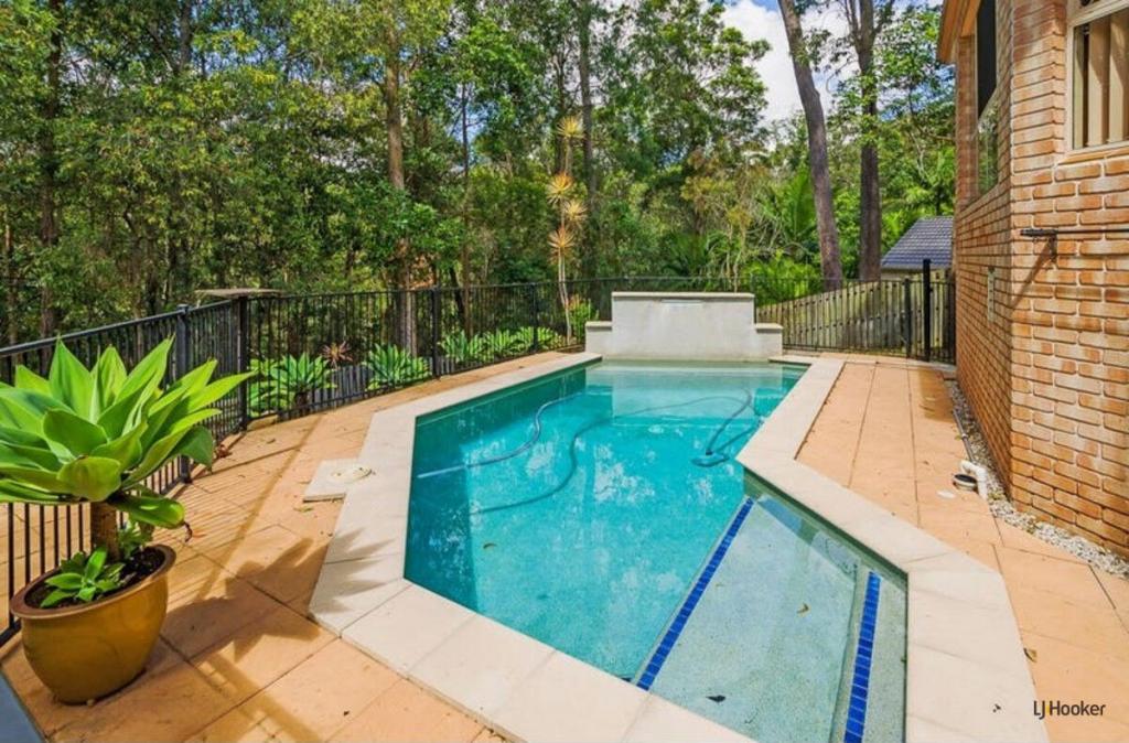 32 Leopard Ave, Elanora, QLD 4221