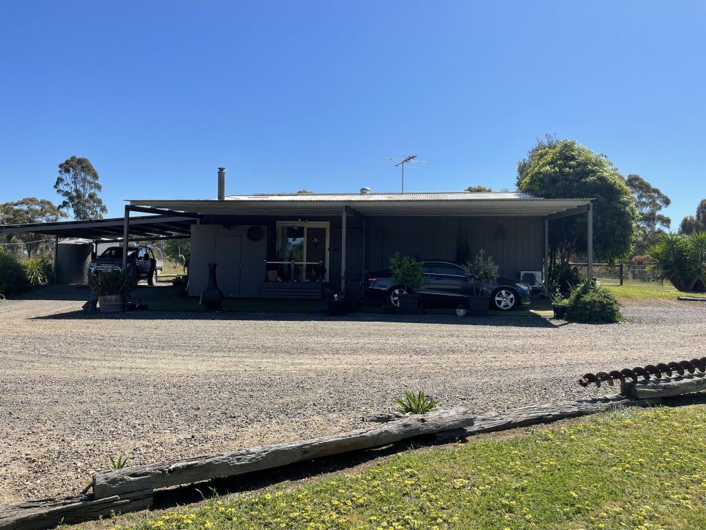 87 Upper Daly Rd, St Arnaud, VIC 3478