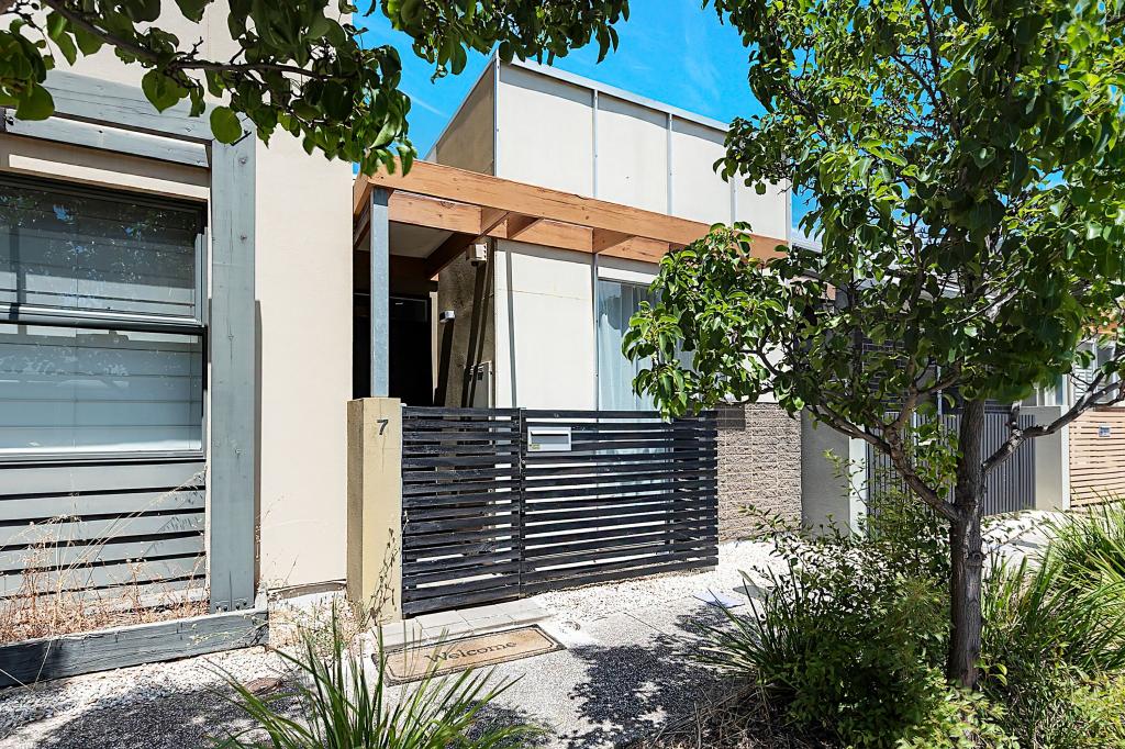 7 Mackenzie Cct, Mawson Lakes, SA 5095