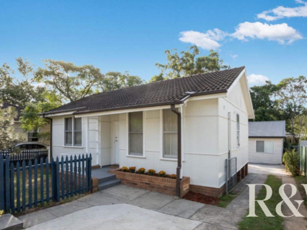 27 Moffat Dr, Lalor Park, NSW 2147
