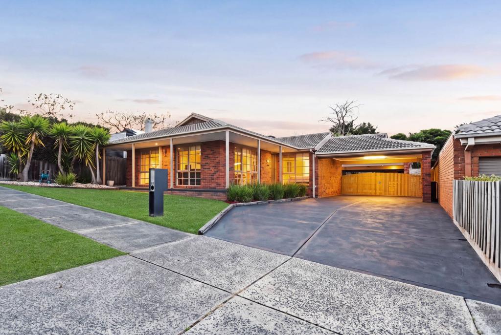 11 Peter Ct, Langwarrin, VIC 3910