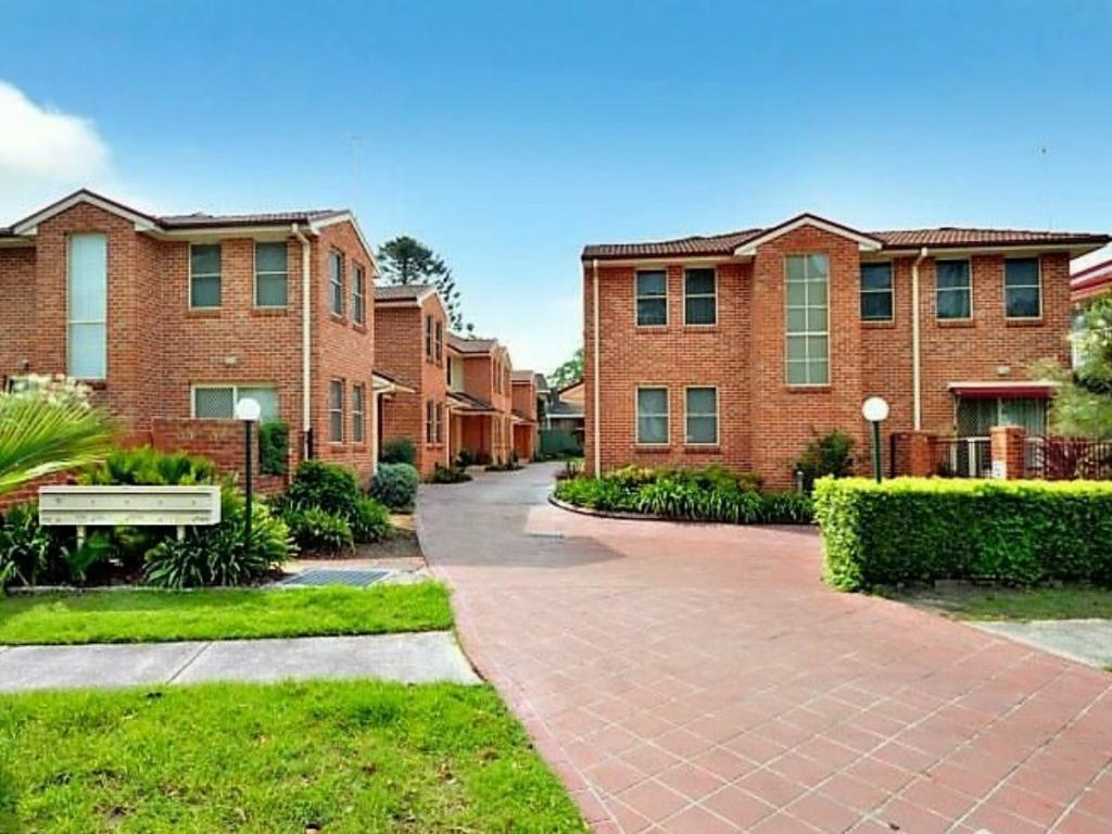 10/35-37 CANBERRA RD, SYLVANIA, NSW 2224