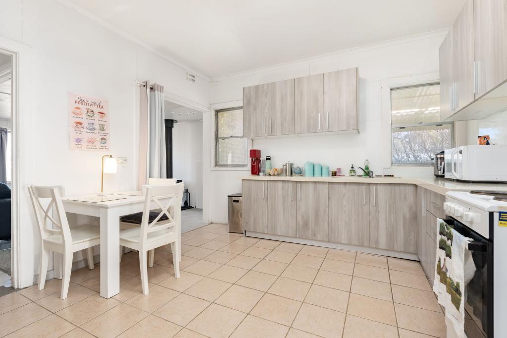 6 Victoria St, Walla Walla, NSW 2659