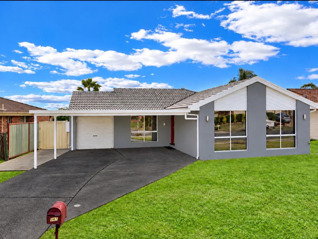 147 WALKER ST, QUAKERS HILL, NSW 2763