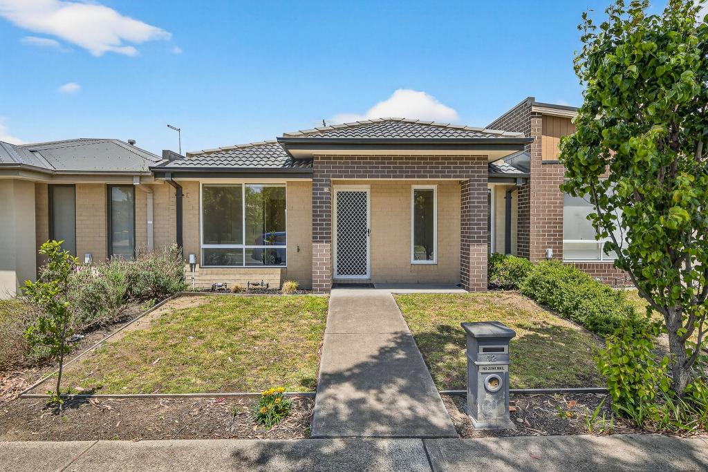 12 Renlik Cct, Cranbourne North, VIC 3977