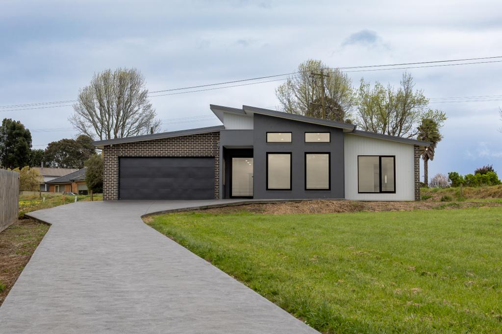 45 Silver Wattle Dr, Warragul, VIC 3820