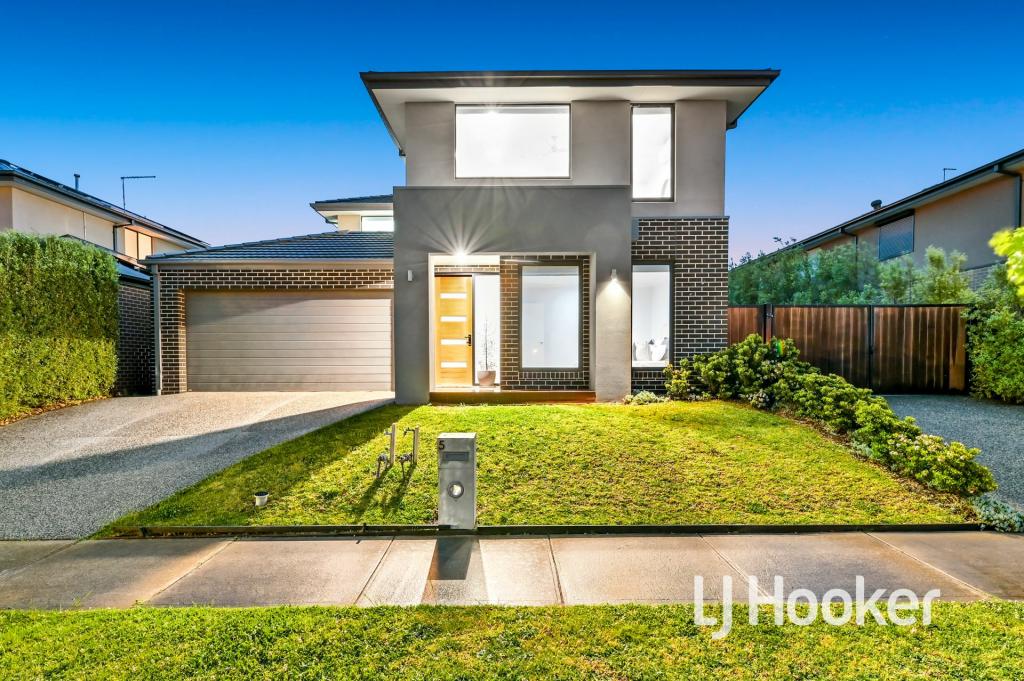 5 MEDLOW WAY, CLYDE NORTH, VIC 3978