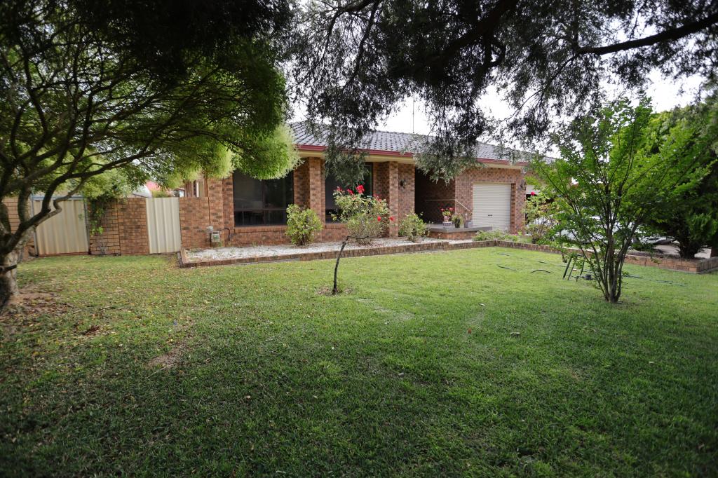 13 Wyndham Ave, Forbes, NSW 2871