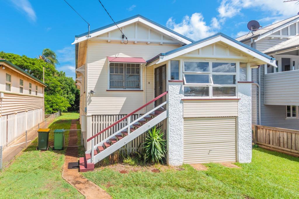 83 Prince Edward Pde, Redcliffe, QLD 4020