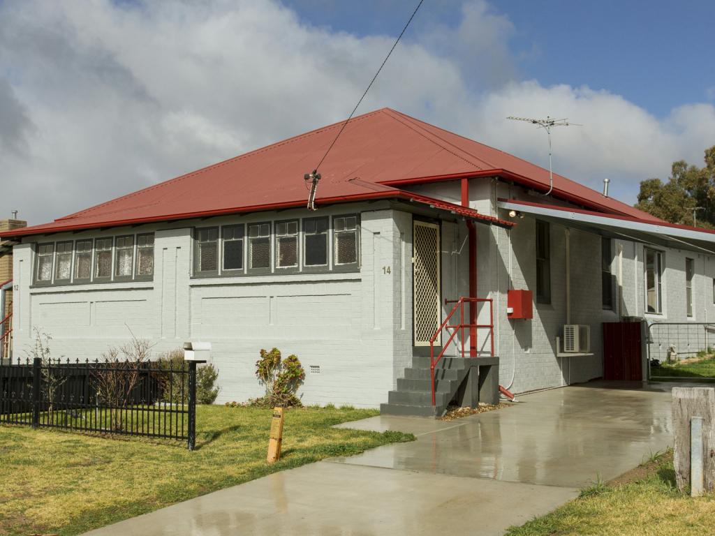 Room 2/14 Spring St, Young, NSW 2594
